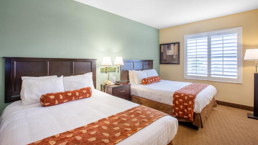 One-Bedroom Suite with Two Queen Beds interior